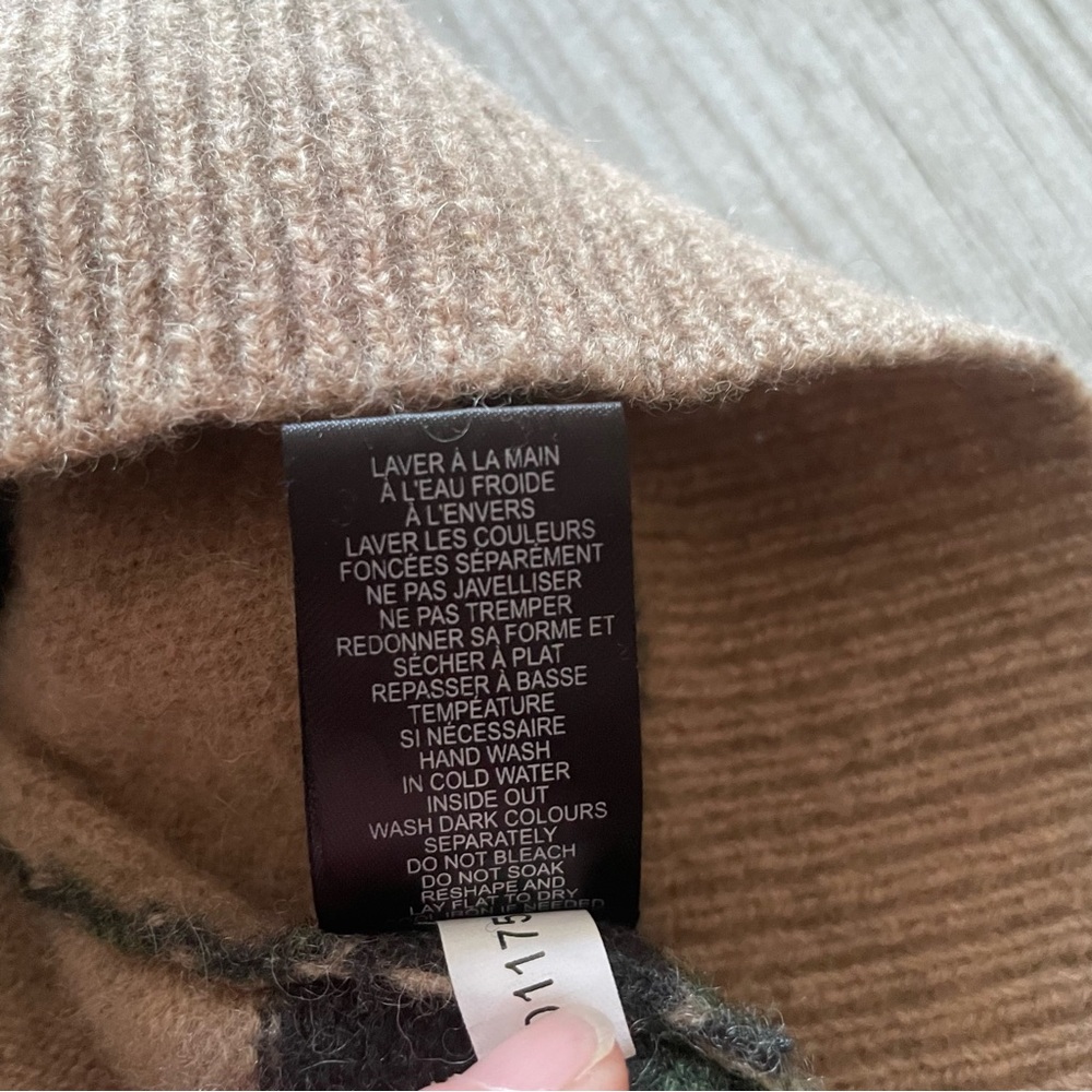 100% Lambswool Beige Stripe Sweater Green&Black stripes size M - Picture 7 of 7